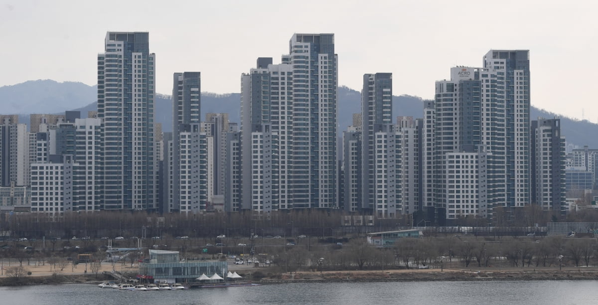 서울 서초구 반포동 아크로리버파크의 모습. 한경DB