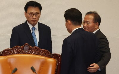 박광온 원내대표, 아수라장 의총 끝 사퇴…"李 가결 책임져야"