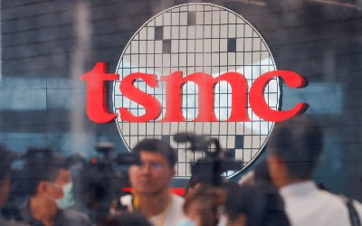 "TSMC 53조에 만족 못 해"…삼성전자에 쏟아지는 '러브콜' [황정수의 반도체 이슈 짚어보기]