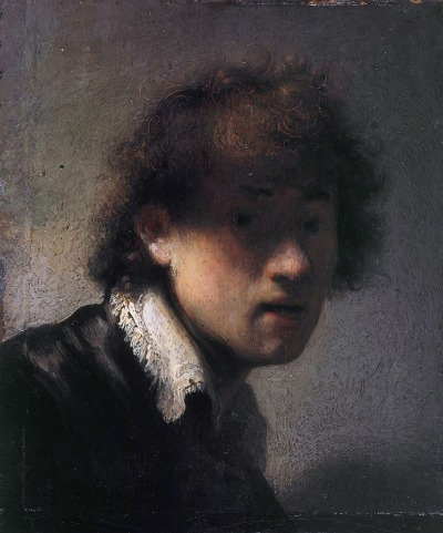 자화상(1629). 렘브란트는 평생에 걸쳐 자화상을 통해 여러 예술 실험을 반복했다. 23살때 그린 이 작품에는 빛과 어둠의 효과에 대한 급진적인 실험이 담겨 있다. 