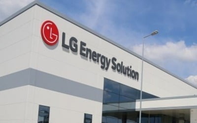 Today's Pick: "LG에너지솔루션, 불가피한 매출 역성장"