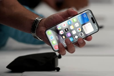"아이폰 출시일에 파업"…佛 애플스토어 직원들 뿔난 이유