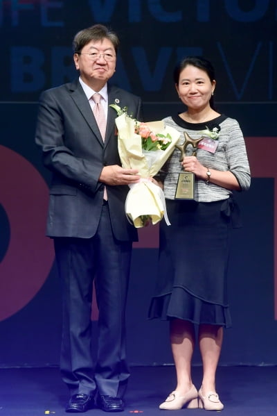 [포토] 종로유학원, '2023 올해의 브랜드 대상' 유학원 부문 수상