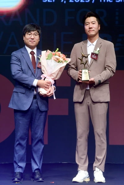 [포토] 젝시믹스, '2023 올해의 브랜드 대상' 애슬레저룩 중국 부문 수상