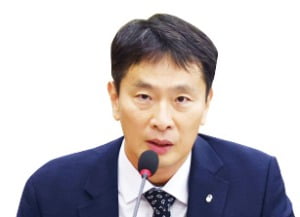 이복현, 김상희 겨냥 "불법 환매 수혜"