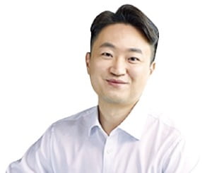 토스뱅크, 지금 이자 받기·소비패턴 분석해 신용평가…'고객 중심' 금융 선도