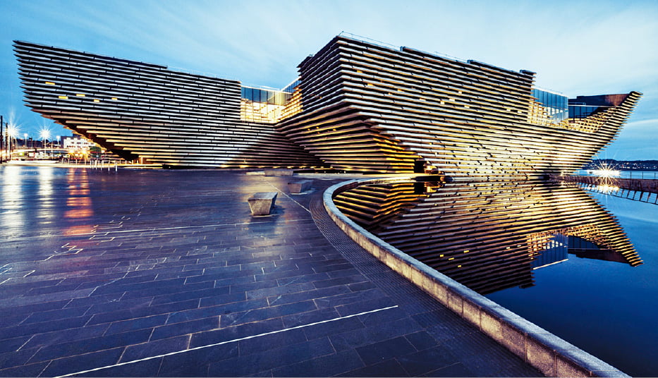 깎아지르는 스코틀랜드 북해 절벽…박물관 외벽에 대자연을 심다