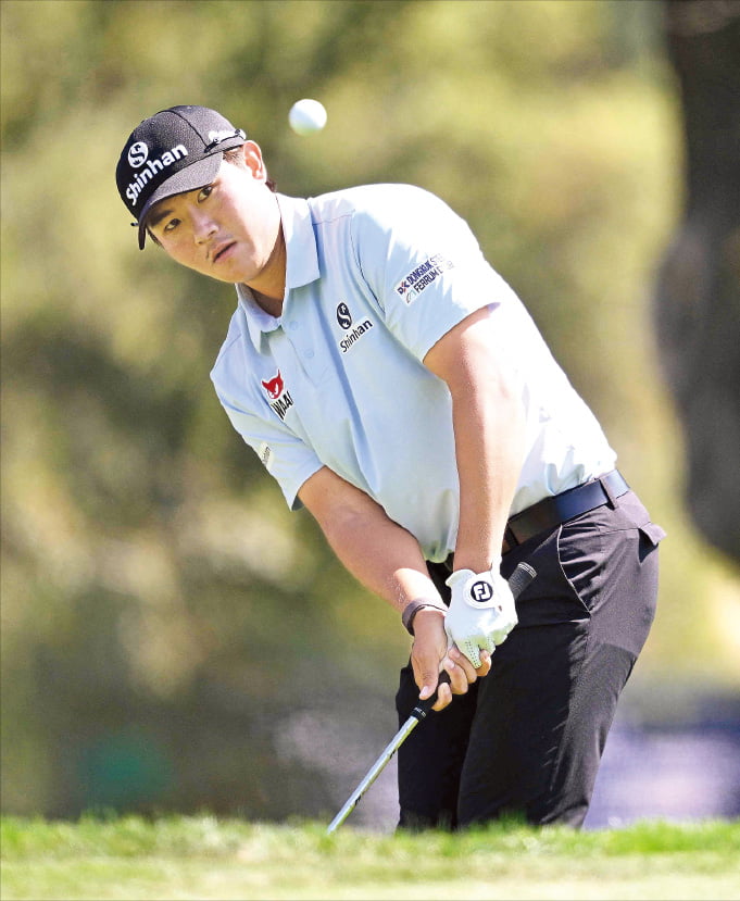 김성현이 18일(한국시간) 열린 미국프로골프(PGA)투어 포티넷 챔피언십 최종라운드 4번 그린 주변에서 칩샷을 하고 있다.  AFP연합뉴스 