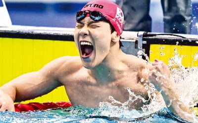 [포토] 21세 지유찬 ‘금빛 포효’…男자유형 50m 亞게임 신기록  