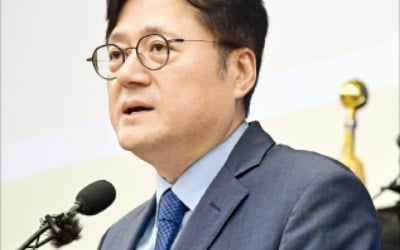 민주당 새 원내대표 홍익표…"李와 원팀돼 내년 총선 승리"