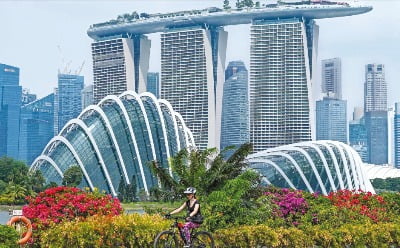 국부펀드 지원하고 세금은 면제…싱가포르 '국민 노후상품'된 리츠
