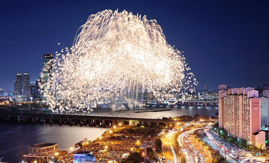 2022년 한화와 함께하는 서울세계불꽃축제에서 선보인 한화의 불꽃쇼. 사진=한화 제공