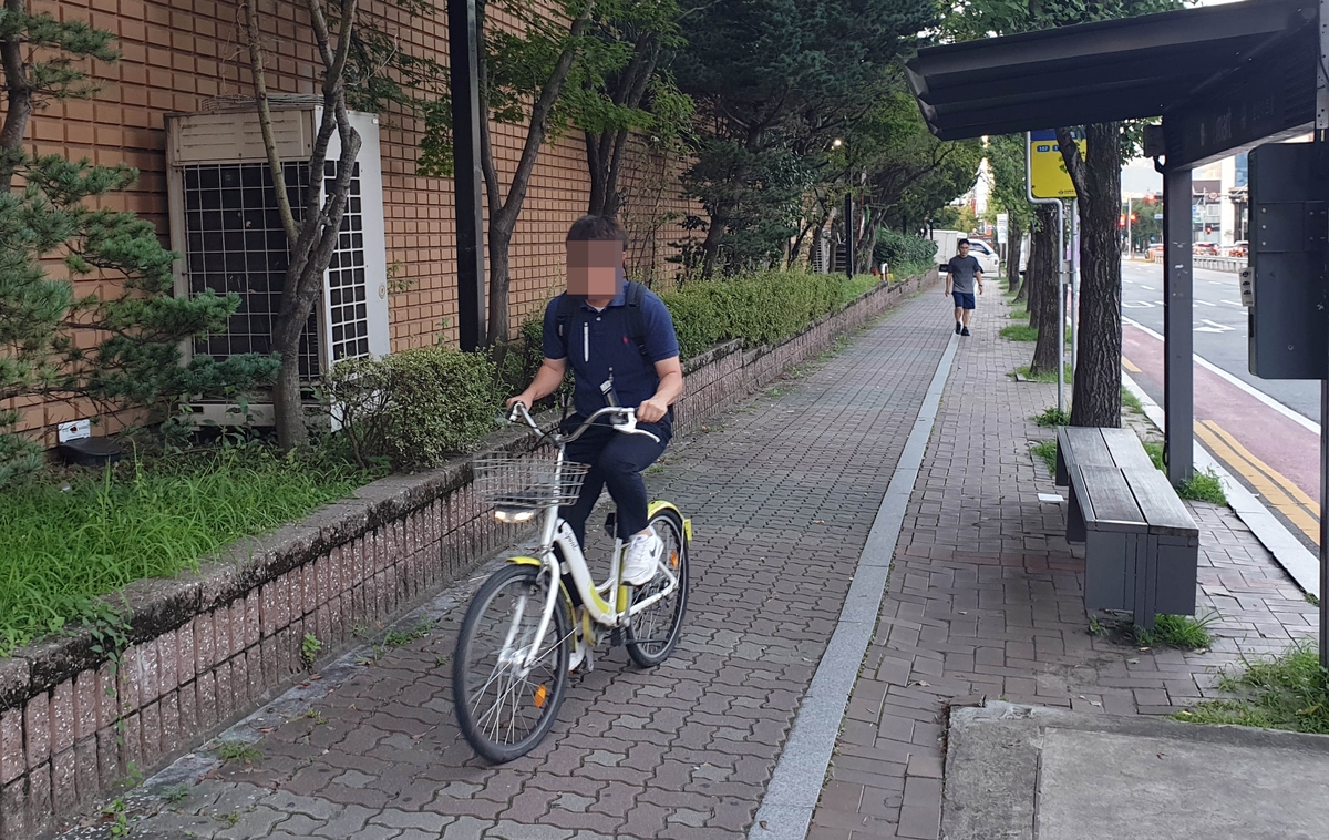 [현장] 전국 첫 공영자전거 '창원 누비자'…"더 편하게 달라졌네"