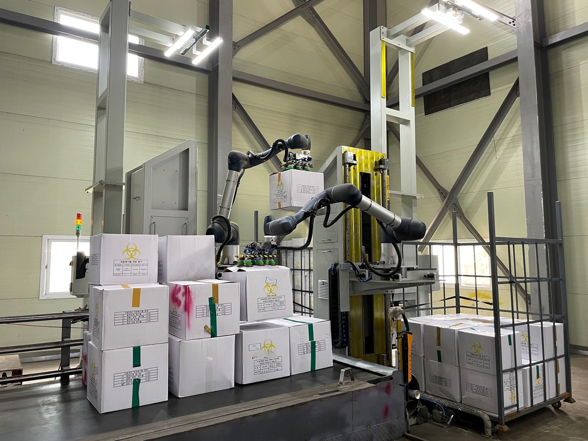 SK에코, 의료폐기물 상차에 로봇 활용해 근로자 안전 강화