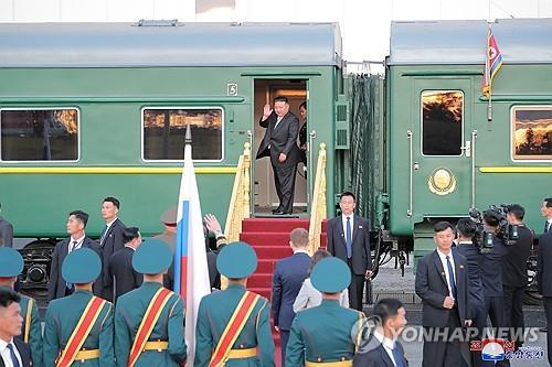 김정은, 러 하바롭스크주 도착…푸틴과 회담 후 첫 공식 행보