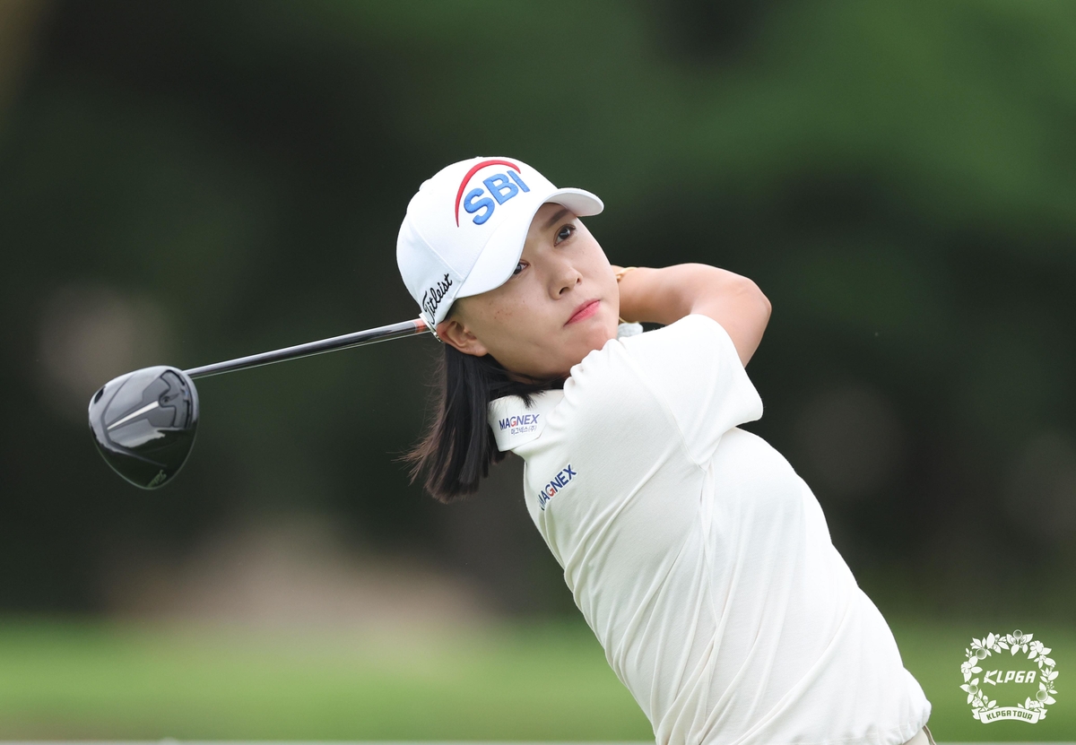 KLPGA 투어 상금 1위 이예원, 시즌 3승 시동…읏맨오픈 1R 선두