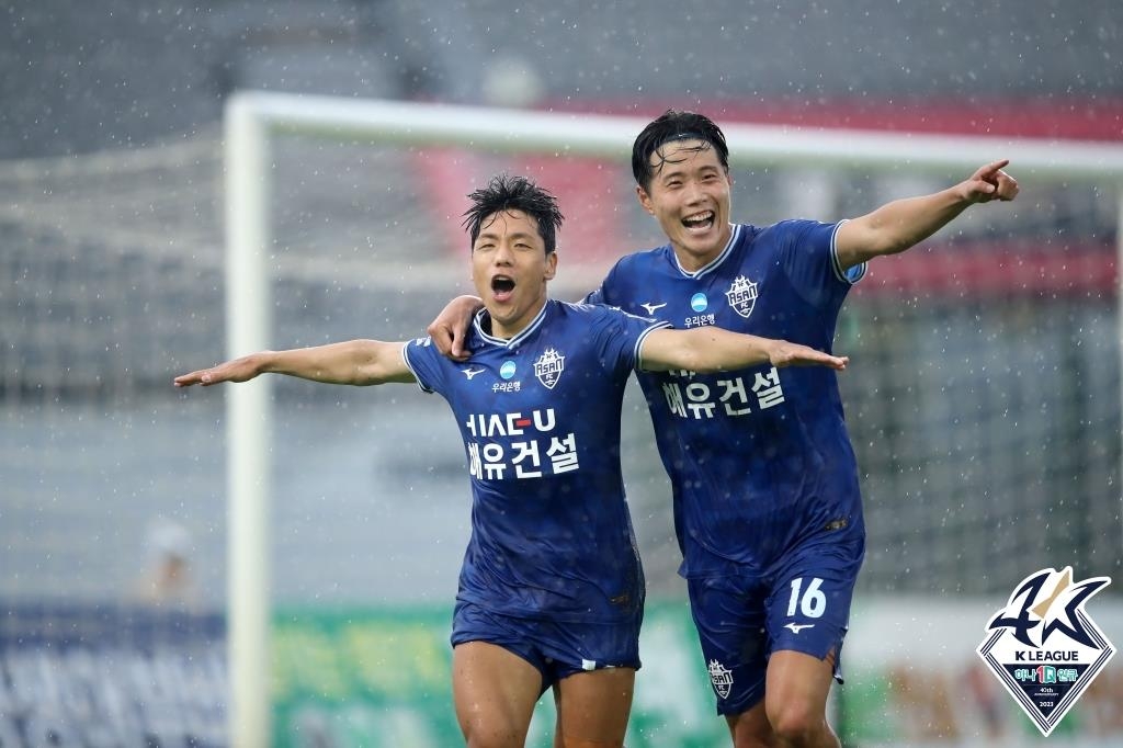 '유지하 멀티골' 전남, 수적 열세 딛고 경남에 3-2 승리(종합)