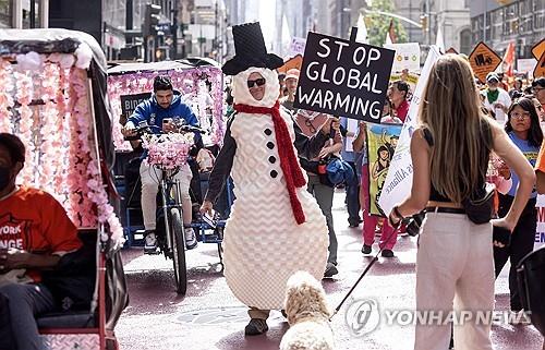 "화석연료 퇴출하자" 기후주간 맞아 세계 곳곳서 시위