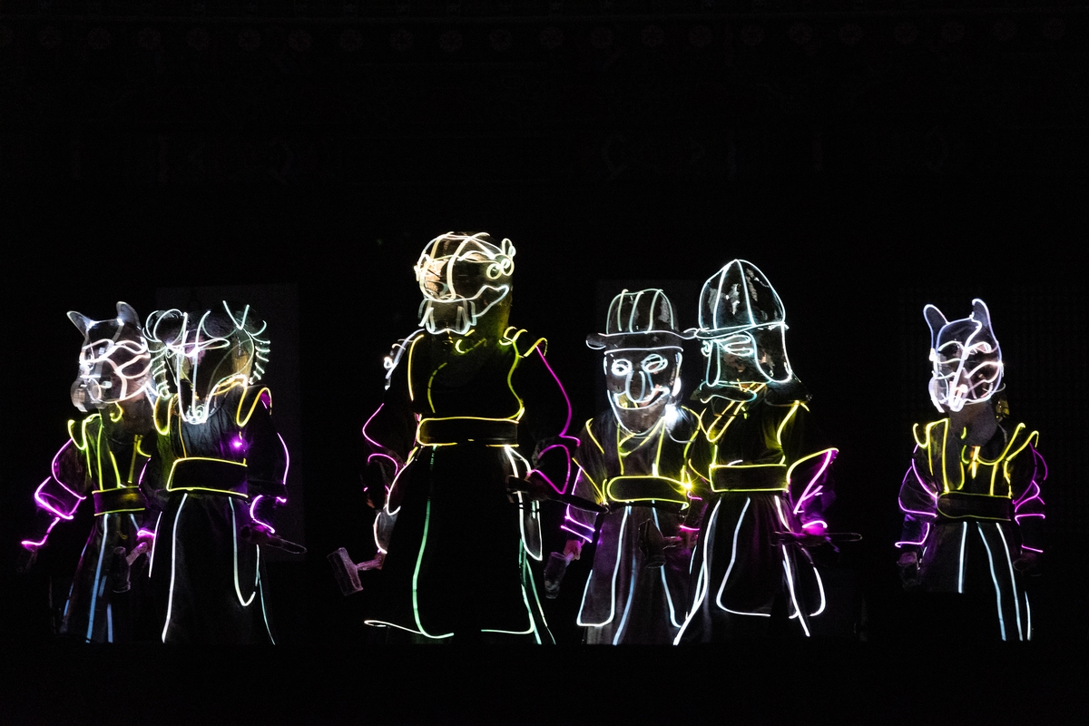 빛으로 물든 홍살문·400대의 드론쇼…다채롭게 즐기는 조선왕릉