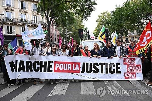 교황, '이주민 무관심' 비판에 마크롱 "우린 부끄러울 것 없어"(종합)