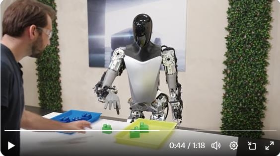 '요가하고 블록도 분류하고'…테슬라 로봇 '옵티머스' 영상 공개