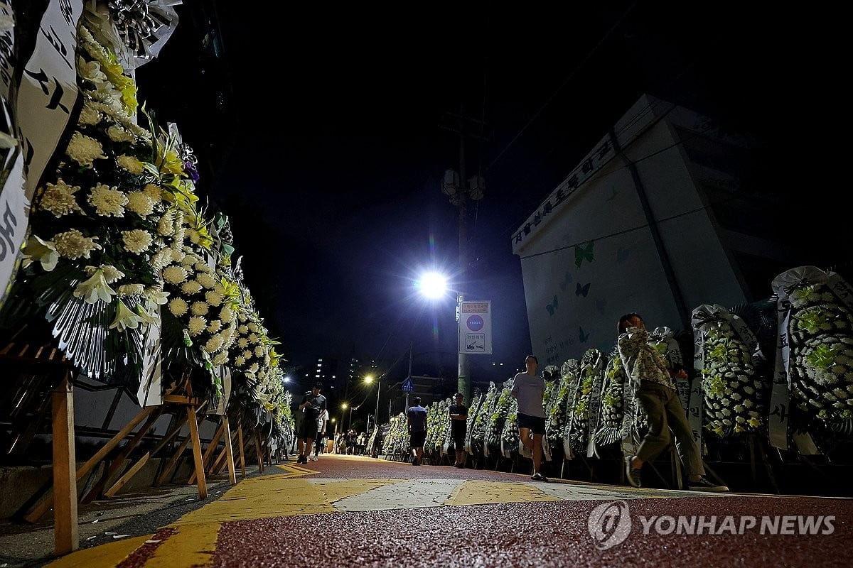 숨진 양천구 초등교사 지인 "3월부터 힘들어했다"