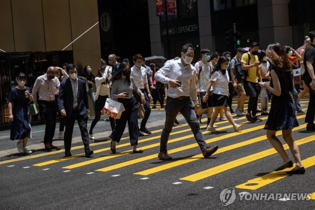 홍콩서 라이브 방송하던 韓여성 성추행 피해