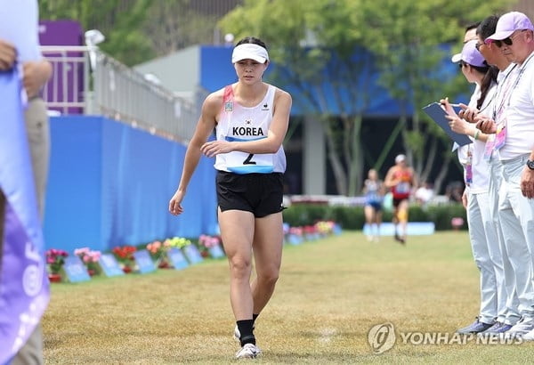 여자 근대5종 김선우 은메달…한국 첫 메달