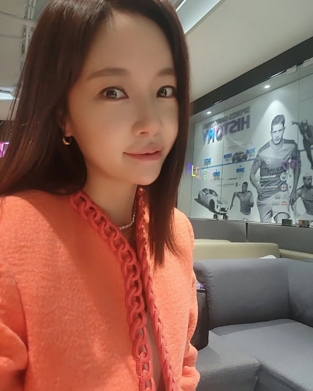 Hwang Jeong-eum, even if you use disguise, your true identity does not change.