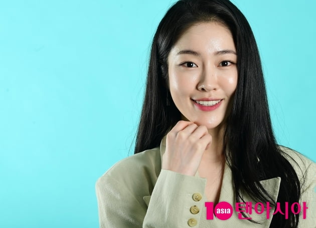 'The Glory' Song Ji-woo "I was embarrassed to kiss my gym teacher"