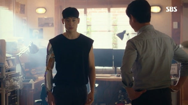 Lee Je-hoon's side character is rich even before 'Model Taxi'