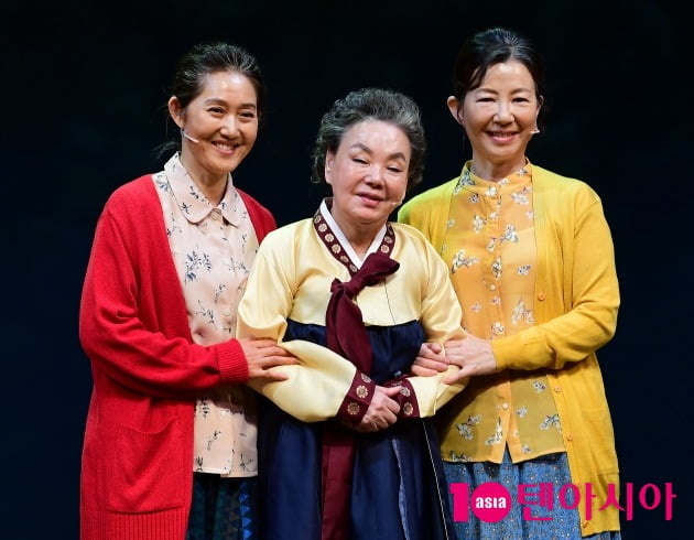 Byeol and Hyunjuni play musical ‘My Mother’ as Kim Soo-mi’s daughter