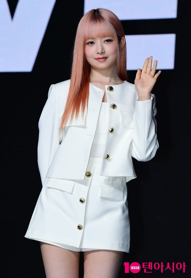 Ive, Japan Ray activity hiatus '1st full-length album Red Light'