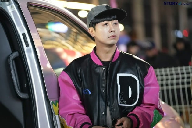 Bae Yoo-ram, "I was slapped as a cult member and dressed up as a foreigner to go to a club"
