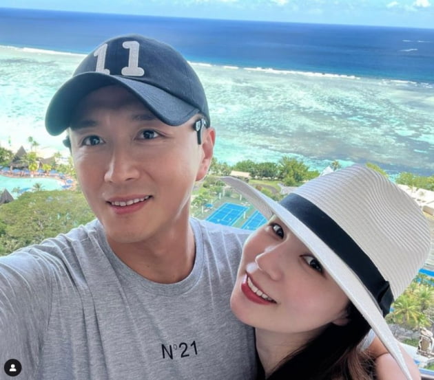 Park Si-eun and Jin Tae-hyun overcome the pain of miscarriage and travel to Guam for healing