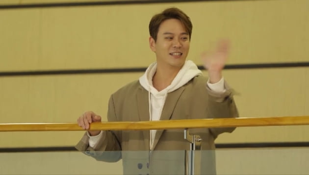 Kim Yong-jun went to Jeju Island to meet a girl.