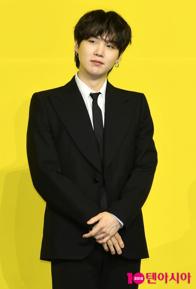 Suga postpones fan signing event to mourn the late Moonbin