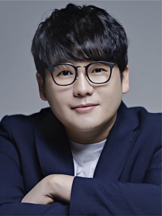 ‘My Love from the Star’ manager Kim Kang-hyun accompanies Makestar