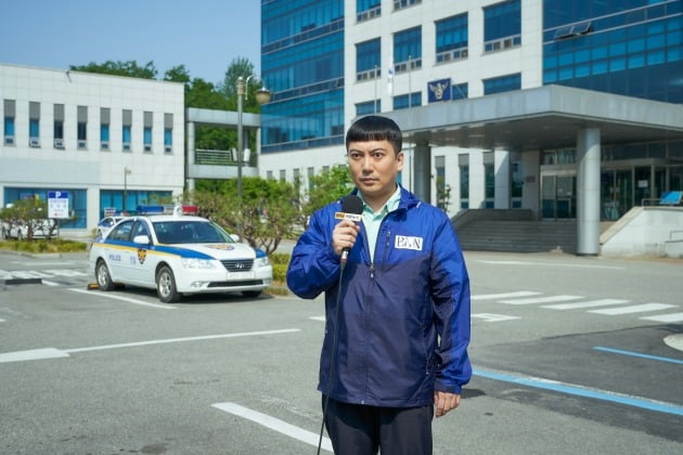 'Park Seo-joon's rival' Kang Ha-neul steals Park Myung-hoon's attention