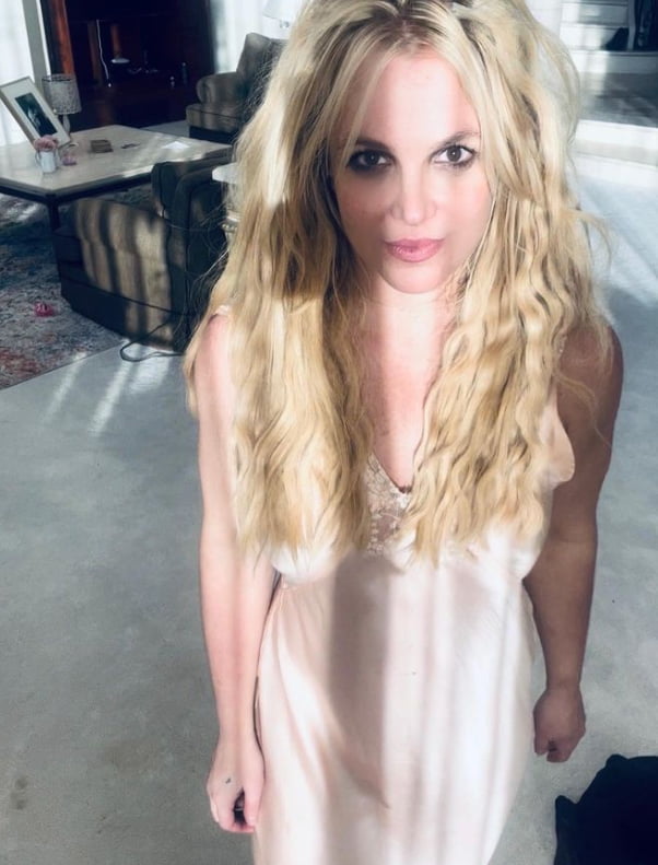 Britney Spears reveals self-infidelity