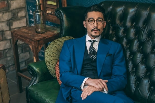 'Paper Moon' Jeong Gong-hwan "I will do 100 works by the age of 70"