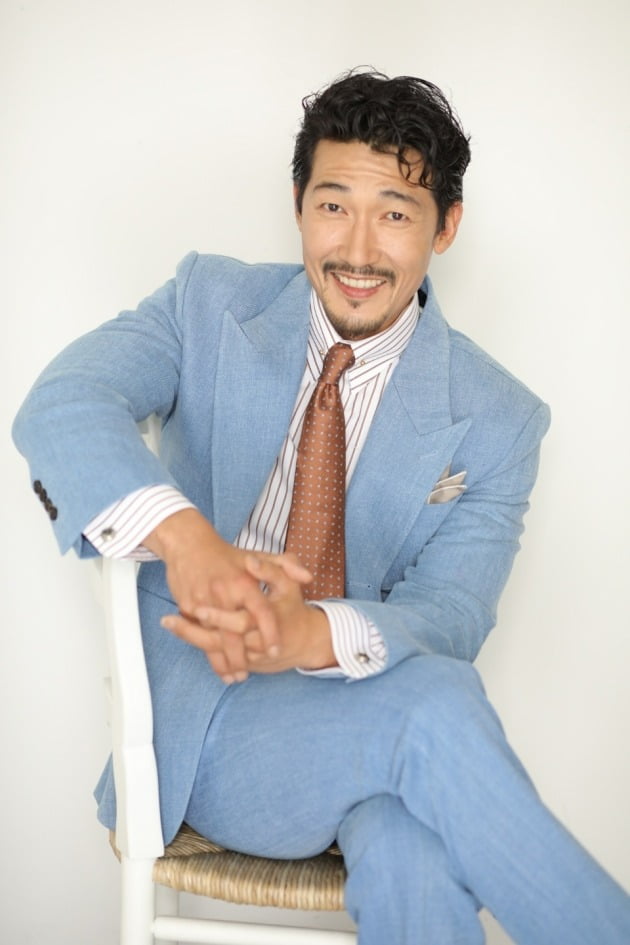 'Paper Moon' Jeong Gong-hwan "I will do 100 works by the age of 70"