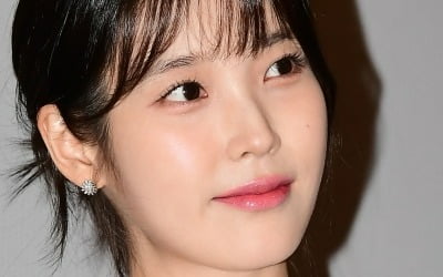 데뷔 15주년, 3억 기부 클래스…아이유, 유애나 이름 함께 기부 '선한 영향력' [공식]