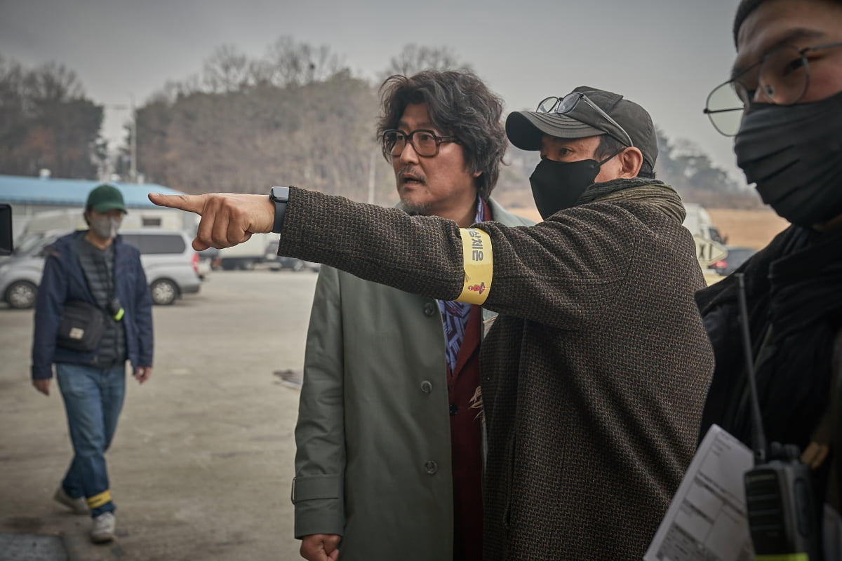 Movie 'COBWEB', the fifth collaboration between actor Song Kang-ho and director Kim Ji-woon