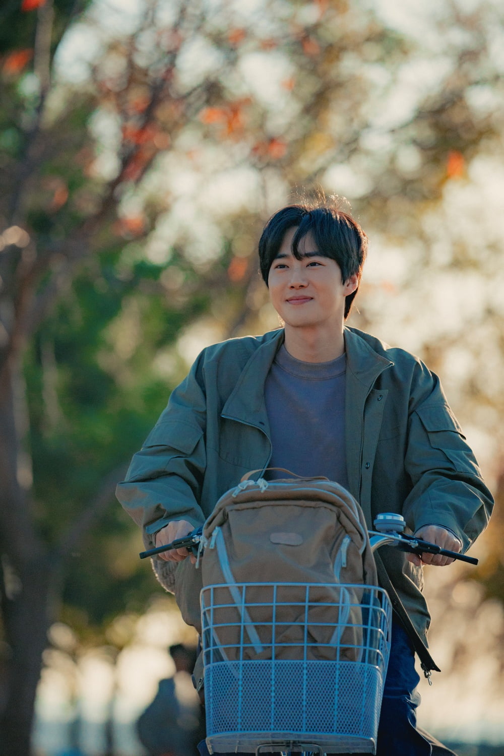 Han Ji-min goes on a bicycle date with EXO Suho, whom she fell in love with at first sight