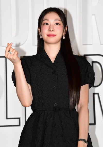 [TEN포토] 김연아 '남편 하트 받아요'