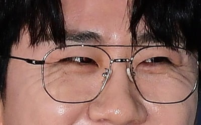 영탁, 폼 미쳤다…28개월 연속 기부 스타 '1위'