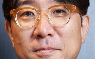 '무빙' 감독 "코딱지 파도 잘생긴 조인성, 망가뜨리려고 했는데…"[TEN인터뷰]