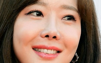 [단독] '백종원♥' 소유진, '잔혹한 인턴' 특별 출연…라미란·엄지원과 호흡