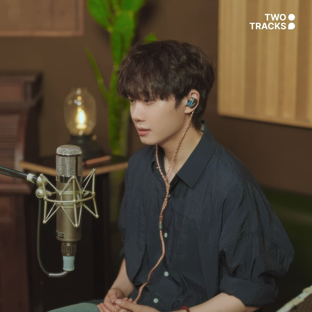 Jeong-in and Ha Hyun-sang participated in the 'Two Track Project', in which two singers release one song as two sound sources